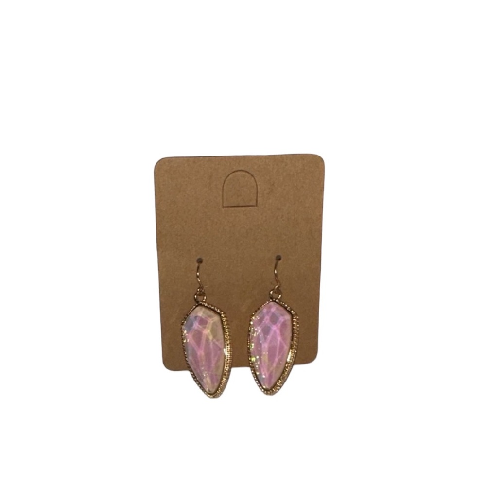 ☀️ Jewelry 2 for $20☀️ Iridescent Opal Earrings